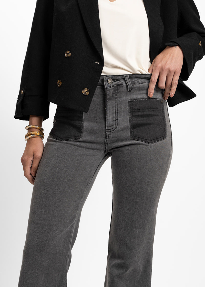 JEANS FLARE TIRO MEDIO ADA gris bicolor