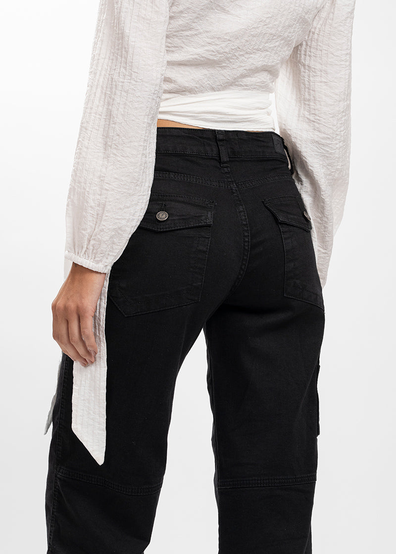 JEANS RECTO TIRO ALTO AME negro