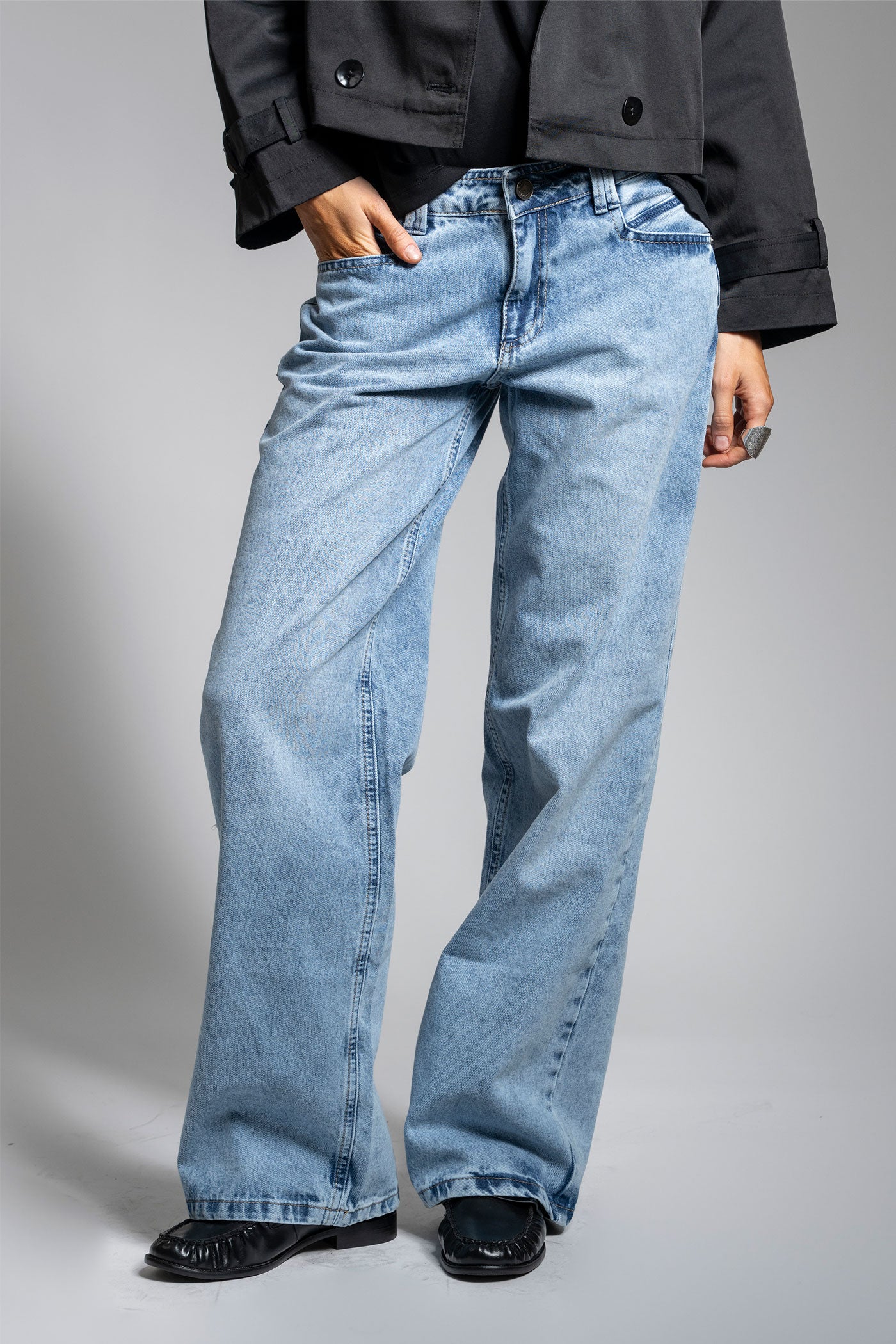 JEANS RECTO TIRO MEDIO GREGORIA celeste