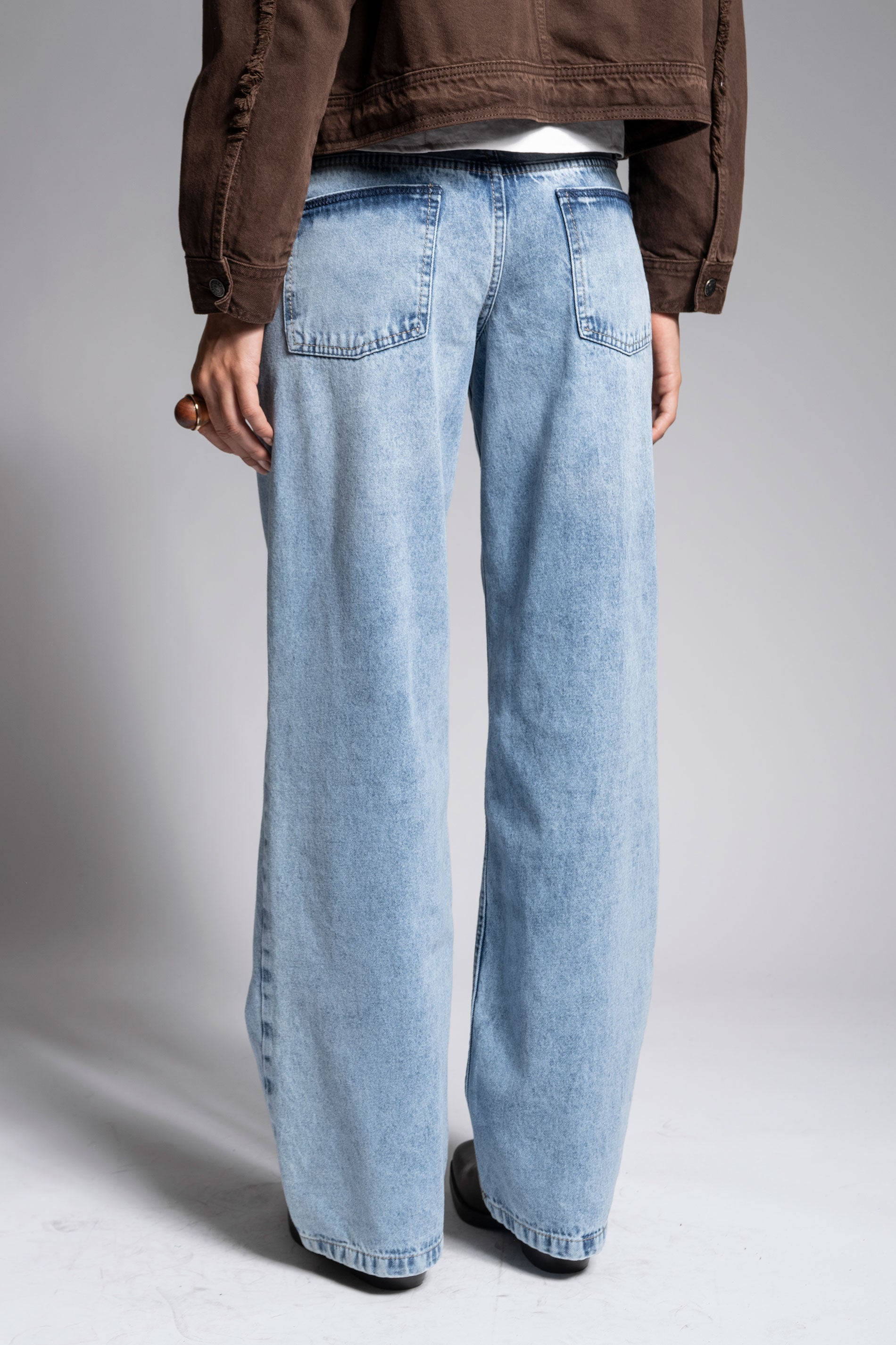 JEANS RECTO TIRO MEDIO GREGORIA celeste