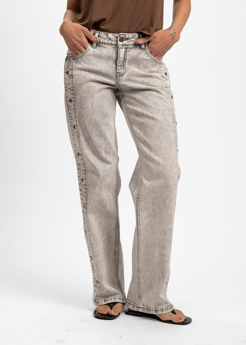 JEANS ZENDA RECTO TIRO MEDIO gris