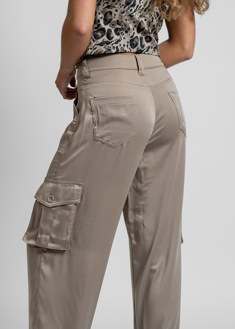 PANTALÓN LUZIA satín beige