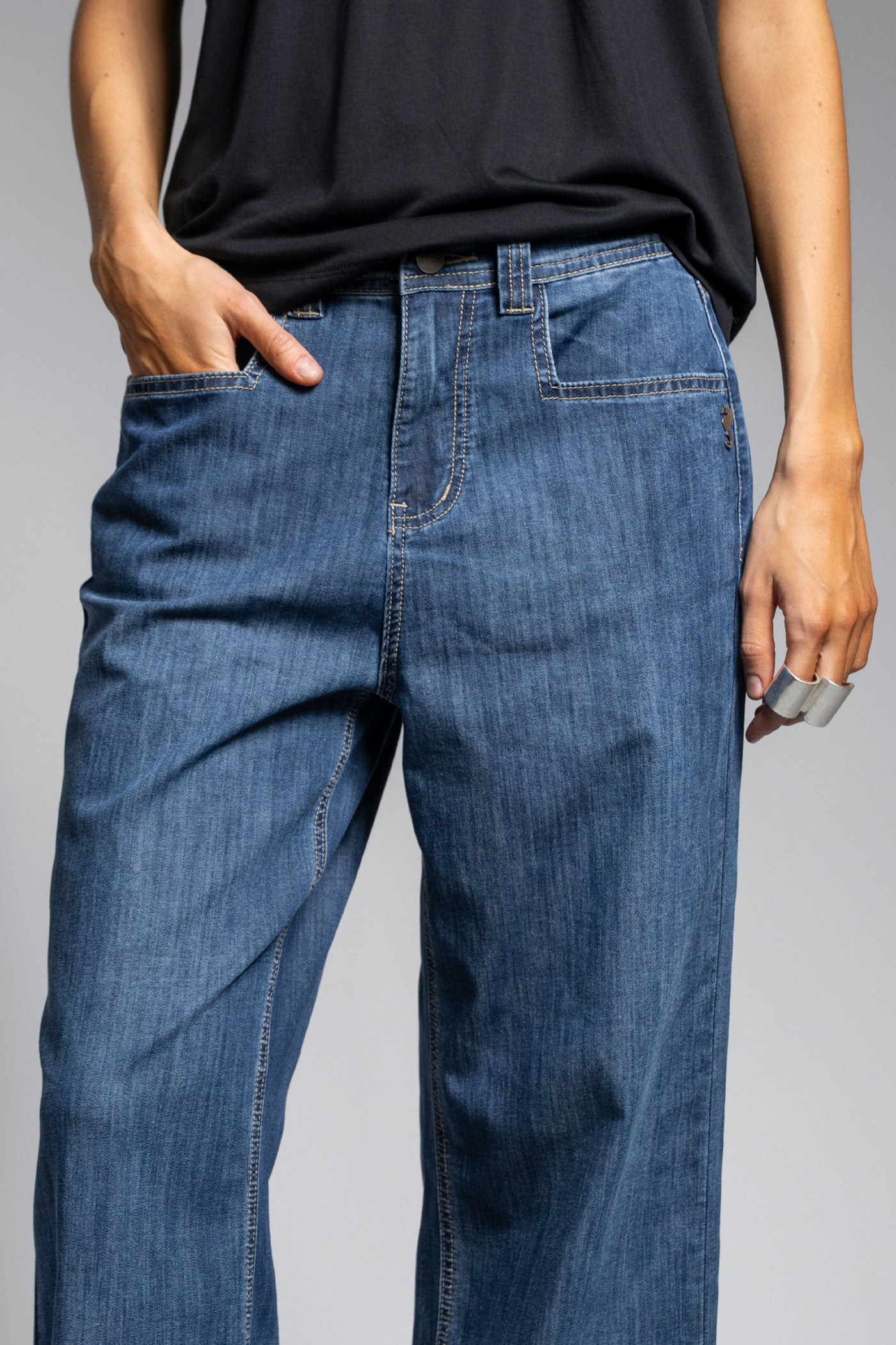 JEANS RECTO TIRO MEDIO OLIMPIA azul