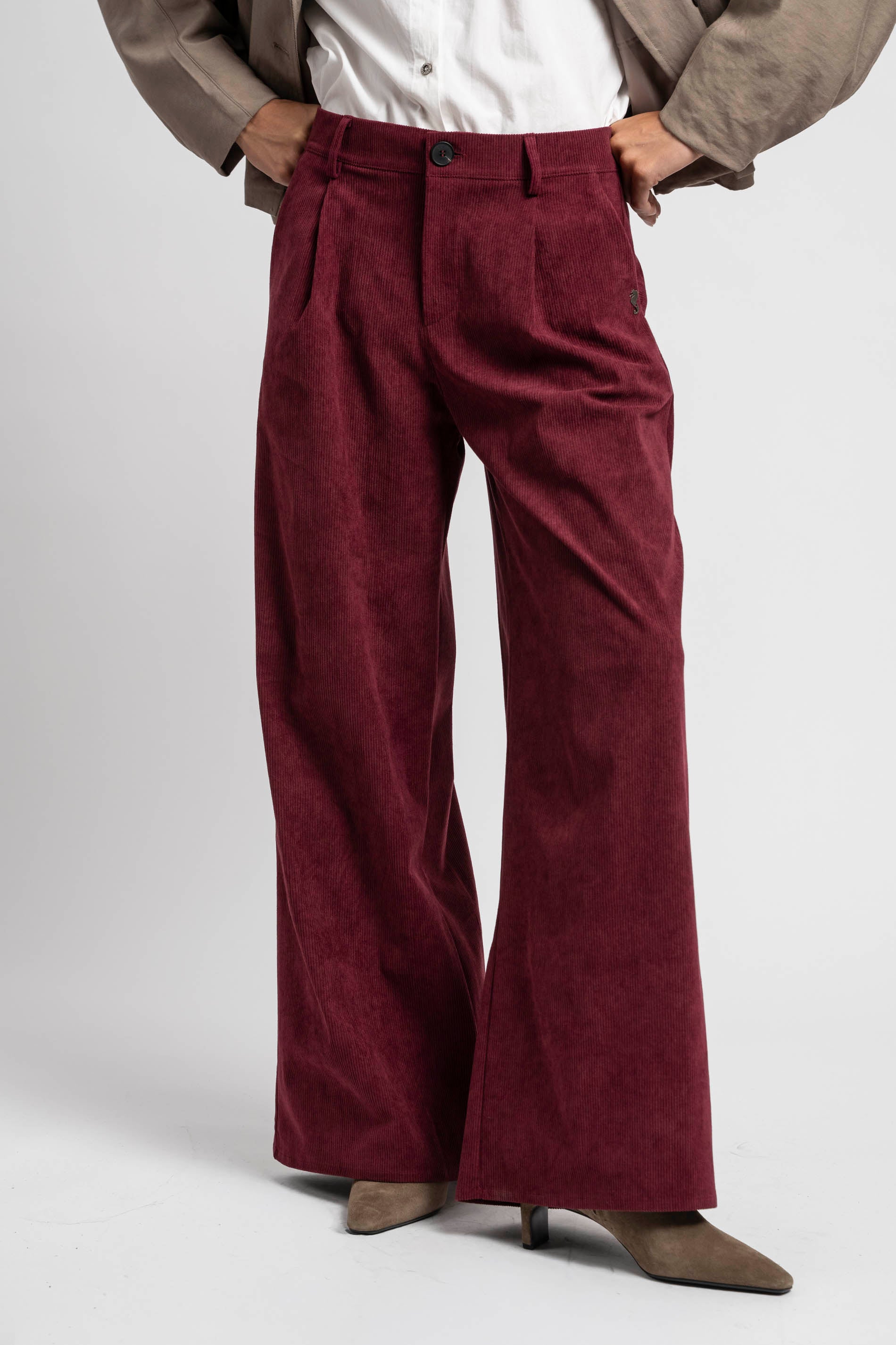 PANTALÓN VELLUTO burdeo