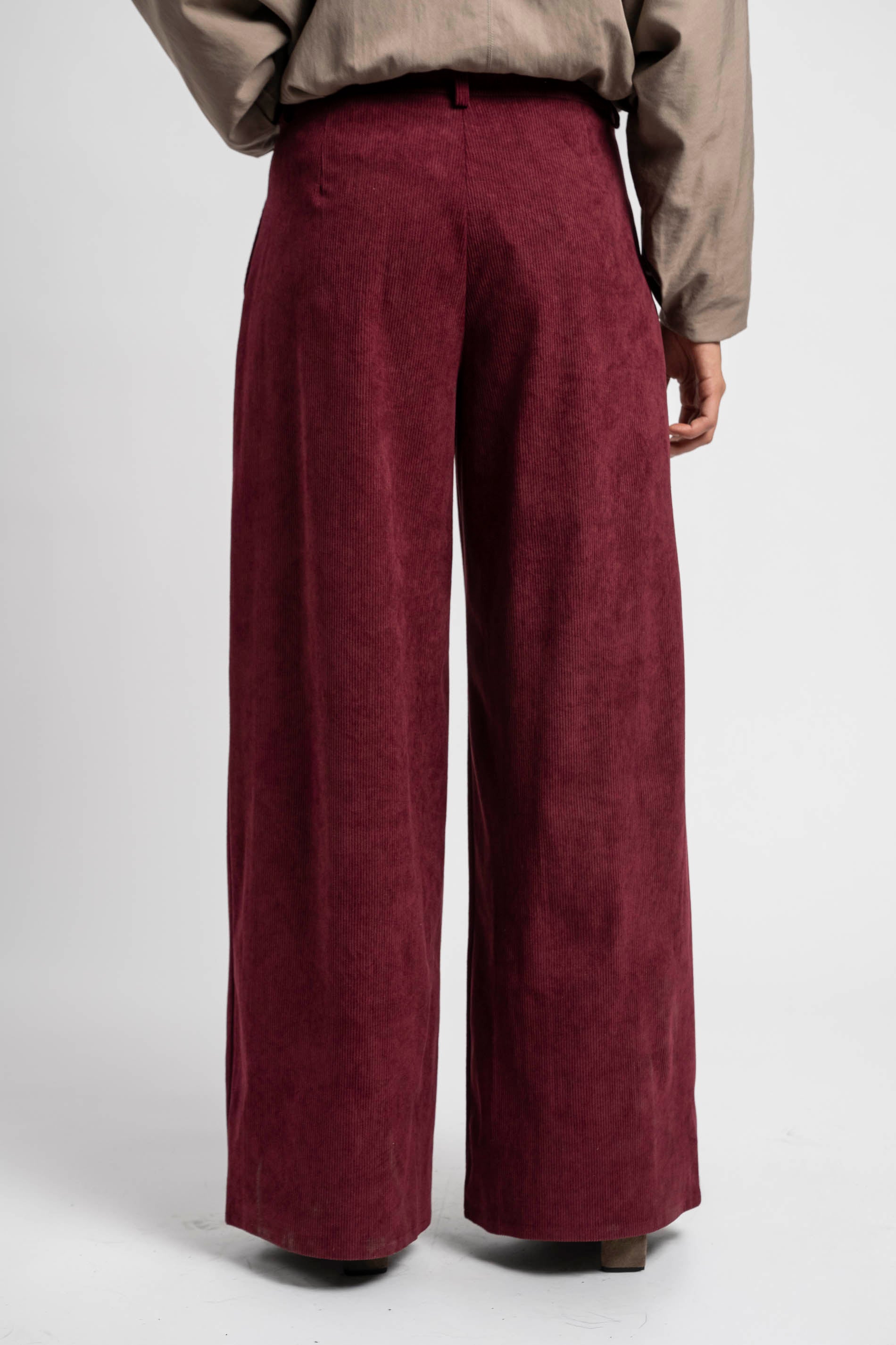 PANTALÓN VELLUTO burdeo