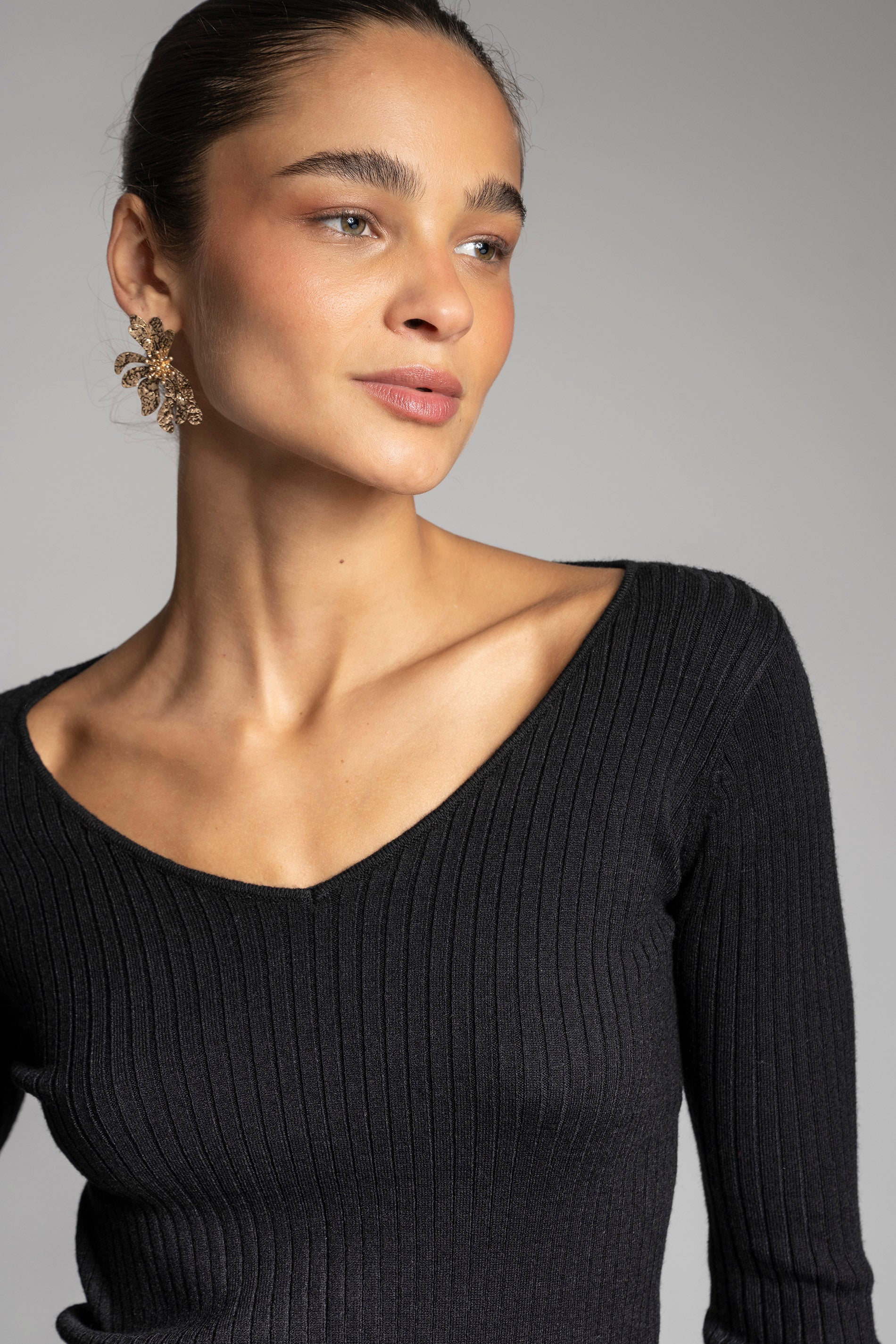 POLERA TEJIDA PASCUALA V negro