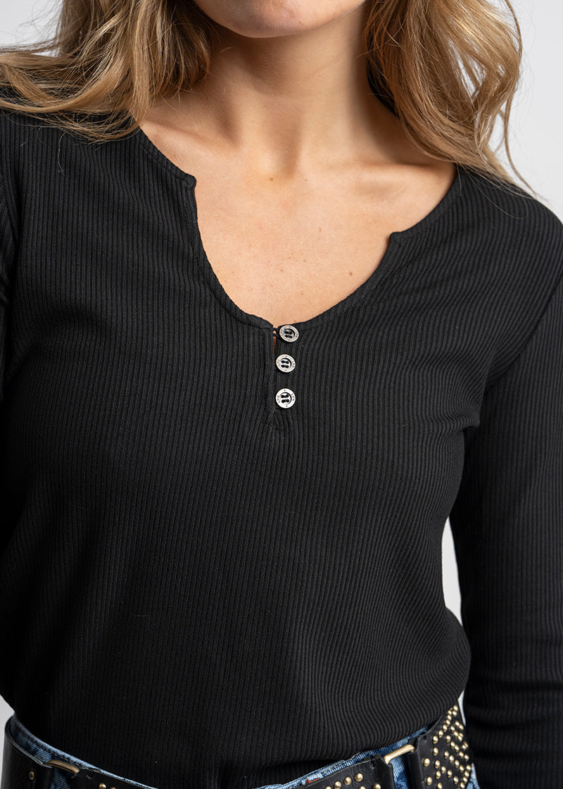 POLERA AMA negro