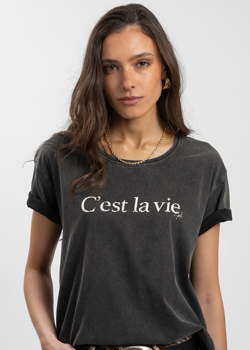POLERA CEST LA VIE grafito