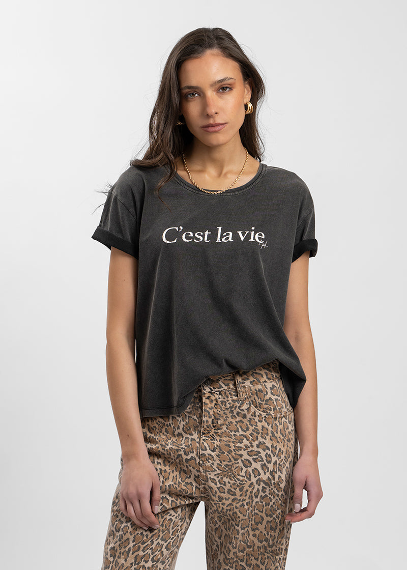POLERA CEST LA VIE grafito