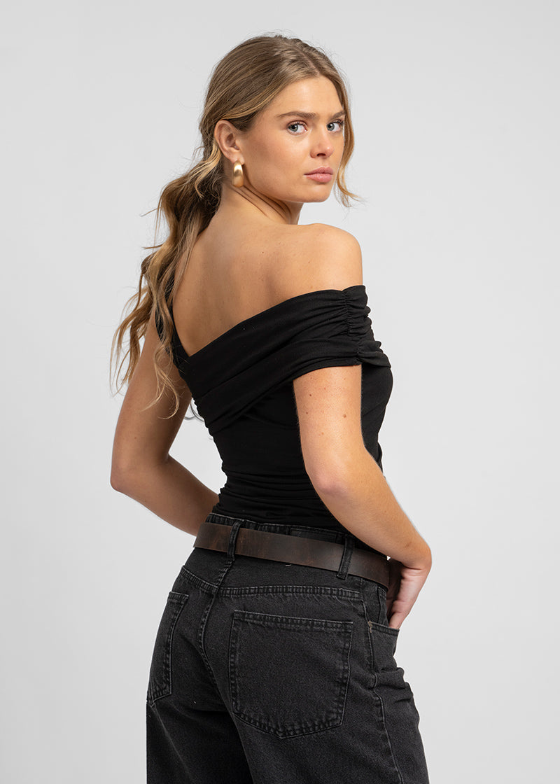 POLERA OLIVIA negro